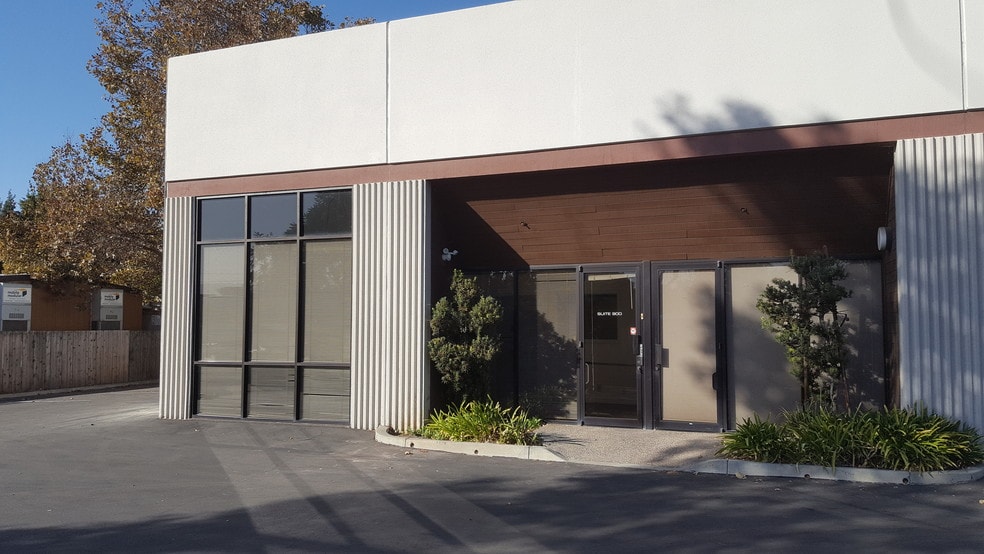 958 San Leandro Ave, Mountain View, CA à louer - Photo de l’immeuble – Image 2 sur 13