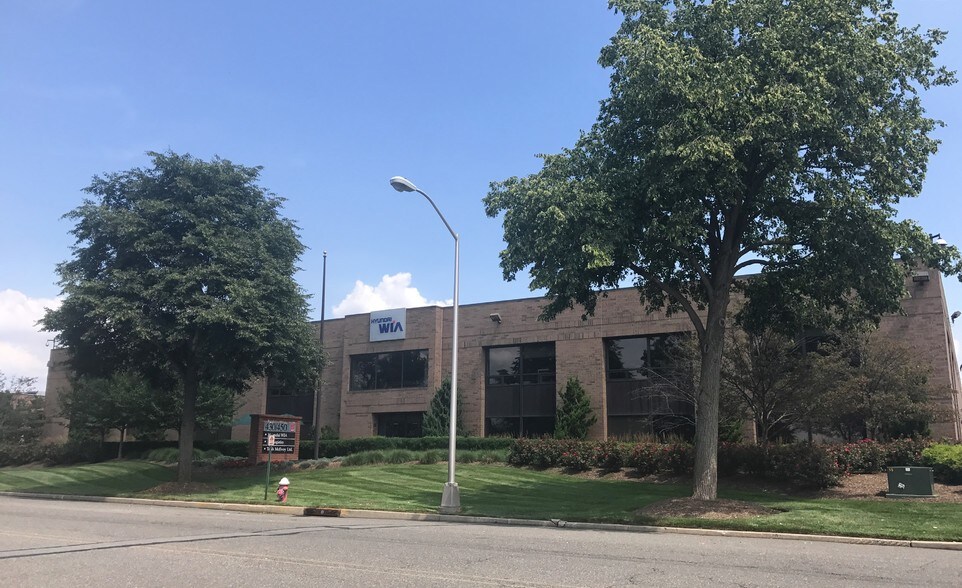430-450 Commerce Blvd, Carlstadt, NJ à louer - Photo de l’immeuble – Image 1 sur 5