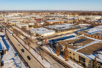 10551 Boul Ray-Lawson, Montréal, QC - VUE AÉRIENNE  vue de carte
