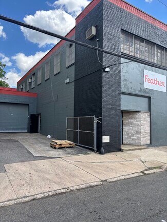 Plus de détails pour 200-204 Railroad Ave, Hackensack, NJ - Local d'activités, Industriel/Logistique à louer
