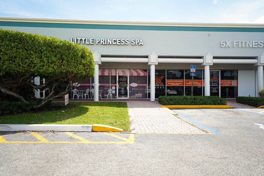 3350 NW 2nd Ave, Boca Raton, FL à louer - Photo de l’immeuble – Image 3 sur 24