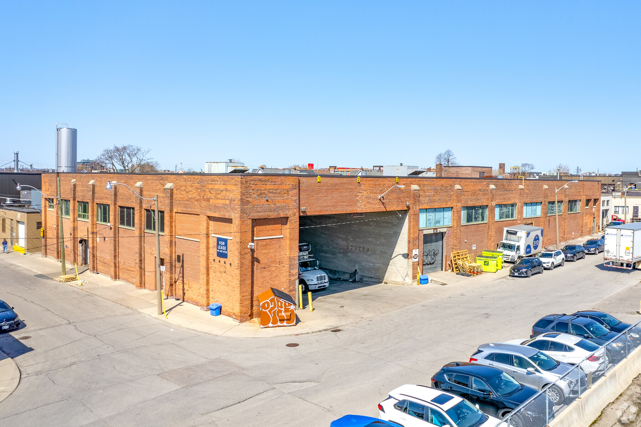 88-142 Cawthra Ave, Toronto, ON à louer Photo principale– Image 1 sur 13