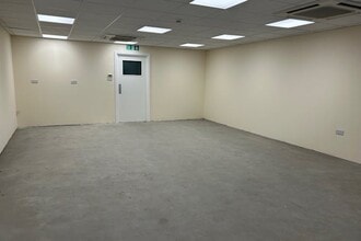 Units 5, 6 & 7 Oakmede Place, Binfield, Bracknell à louer Photo intérieure– Image 1 sur 5