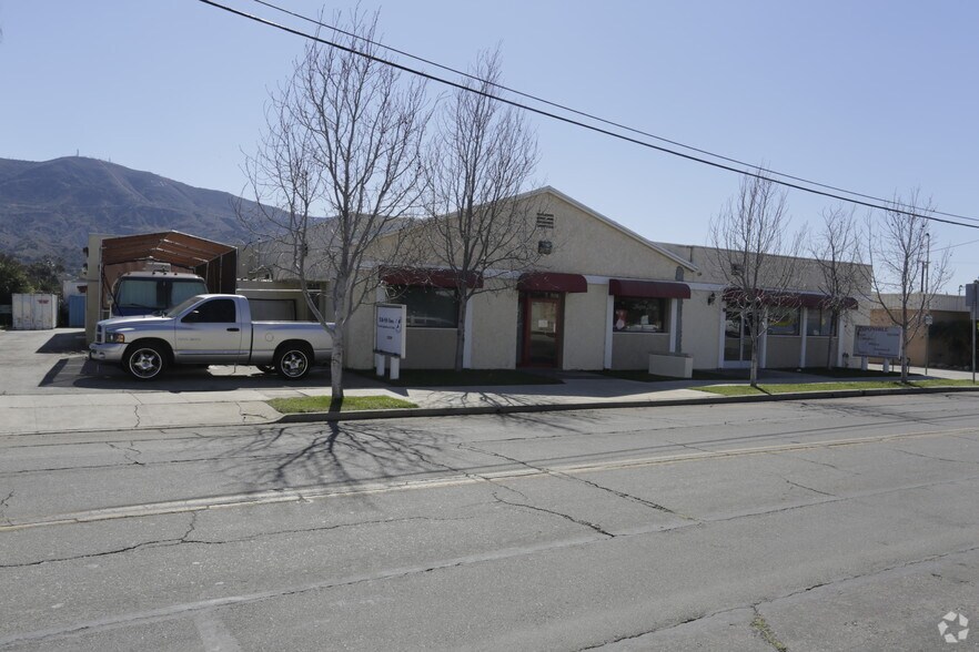 1320 E Main St, Santa Paula, CA à vendre - Photo principale – Image 1 sur 6