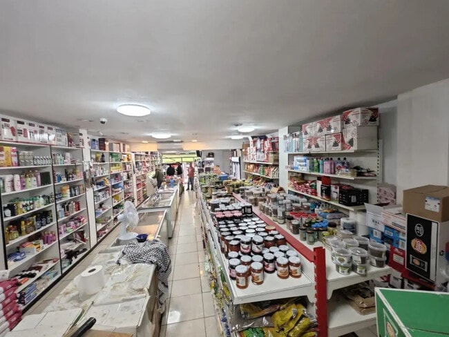 Plus de détails pour Local commercial à vendre