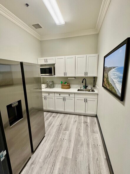 25096 Jefferson Ave, Murrieta, CA à vendre - Photo de l’immeuble – Image 3 sur 14