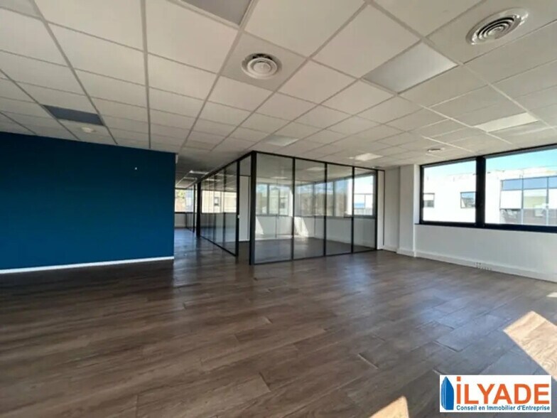 1 Rue Mahatma Gandhi, Aix-en-Provence à louer - Photo de l’immeuble – Image 3 sur 8