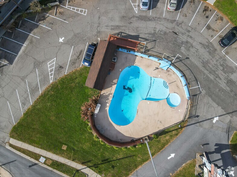 155 Tunnel Rd, Asheville, NC à vendre - Photo de l’immeuble – Image 3 sur 8