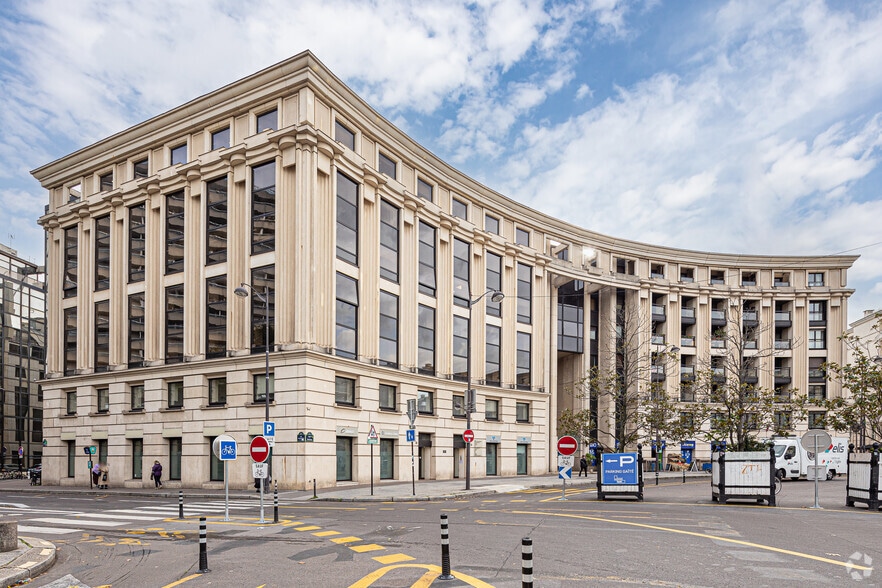 10 Place De Catalogne, Paris à louer - Photo de l’immeuble – Image 3 sur 4