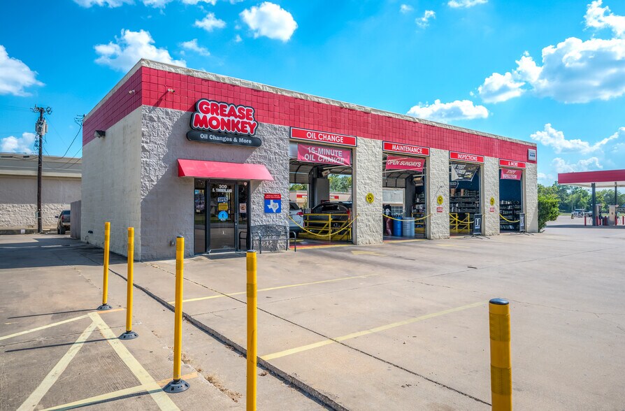 309 S Timberland Dr, Lufkin, TX à vendre - Photo de l’immeuble – Image 2 sur 28