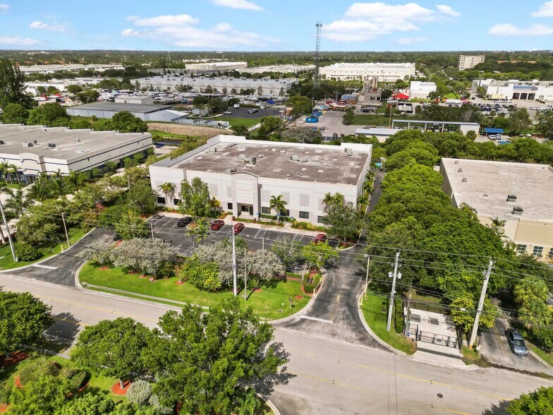 4201 NW 124th Ave, Coral Springs, FL à vendre - Photo de l’immeuble – Image 3 sur 32