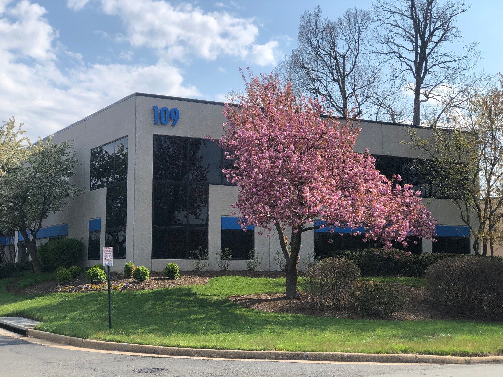 109 Carpenter Dr, Sterling, VA à louer Photo principale– Image 1 sur 10