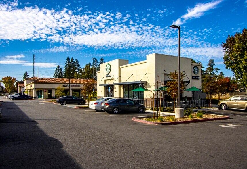 4400-4560 Coffee Rd, Bakersfield, CA à louer - Photo de l’immeuble – Image 2 sur 8