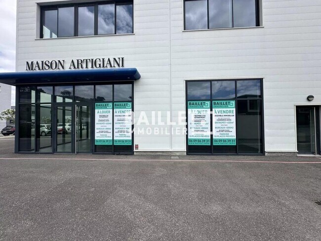 Plus de détails pour Local commercial à vendre