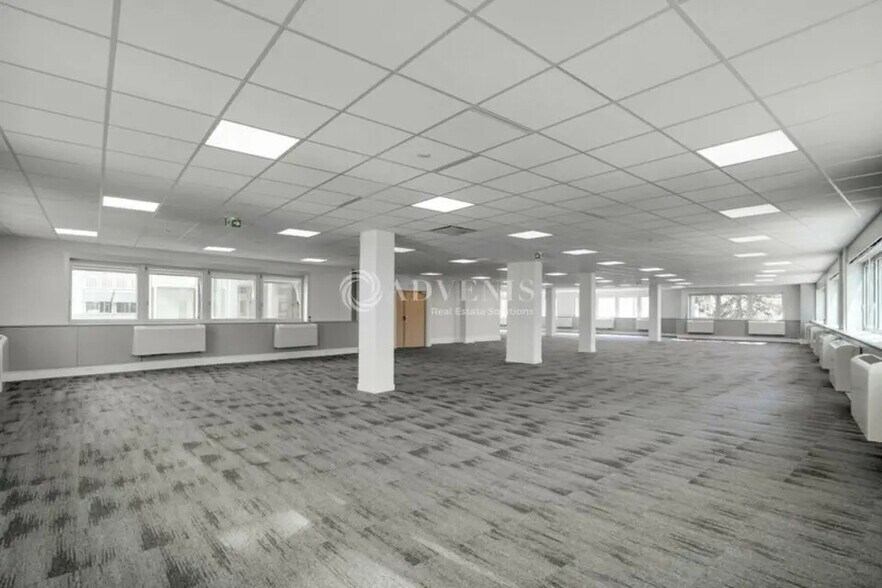 Bureau dans Tremblay-en-France à louer - Photo de l’immeuble – Image 2 sur 6