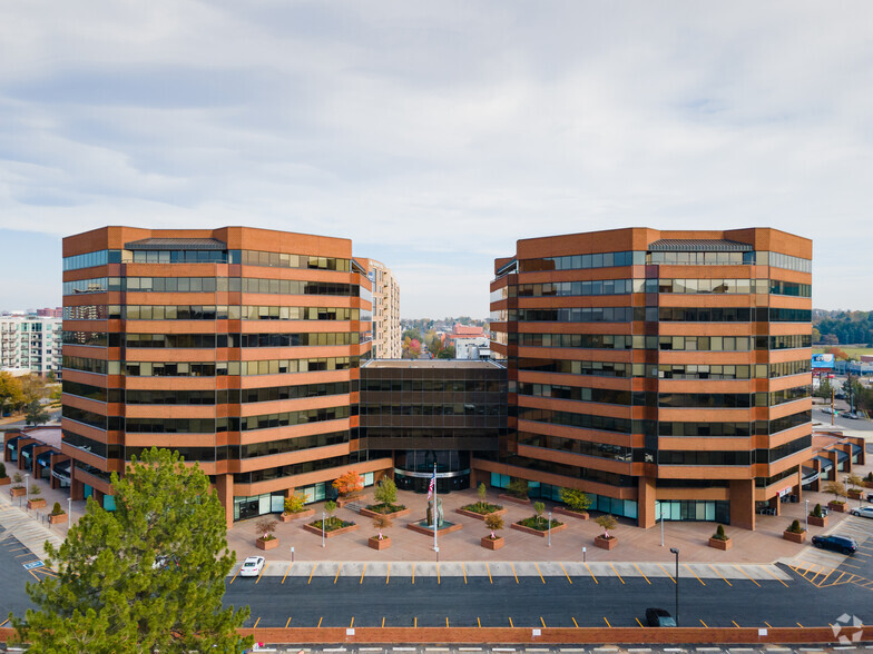3773 Cherry Creek North Dr, Denver, CO à louer - Photo principale – Image 1 sur 19