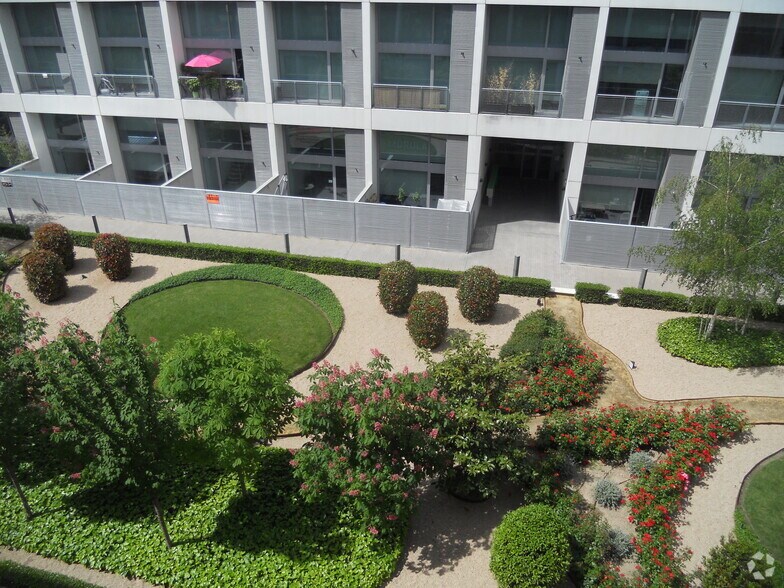 Calle de Julián Camarillo, 47, Madrid, Madrid à louer - Photo de l’immeuble – Image 3 sur 11