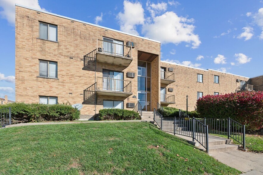 3204 Mozart Ave, Cincinnati, OH à vendre - Photo de l’immeuble – Image 2 sur 28