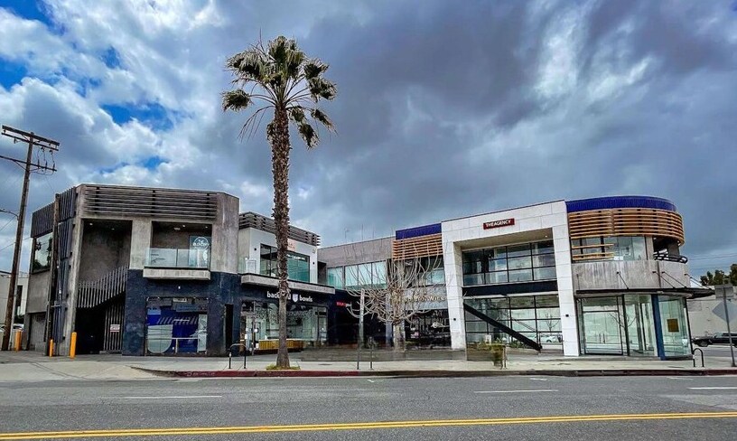 12080 Ventura Pl, Studio City, CA à louer Photo principale– Image 1 sur 6