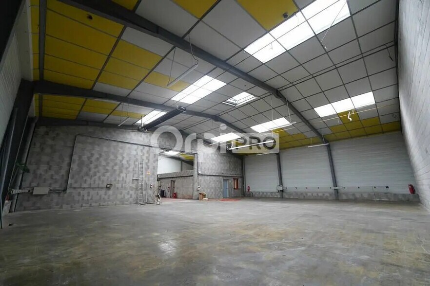 Bureau dans Dagneux à louer - Photo de l’immeuble – Image 3 sur 13