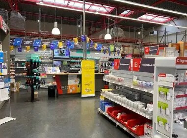 Industriel/Logistique dans Saint-Étienne-du-Rouvray à louer - Photo de l’immeuble – Image 2 sur 8