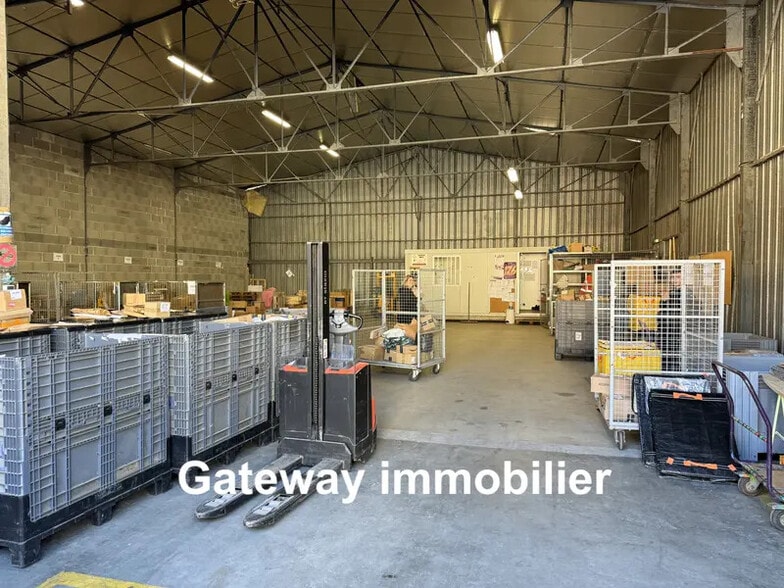 Industriel/Logistique dans Issoire à louer - Photo intérieure – Image 1 sur 7