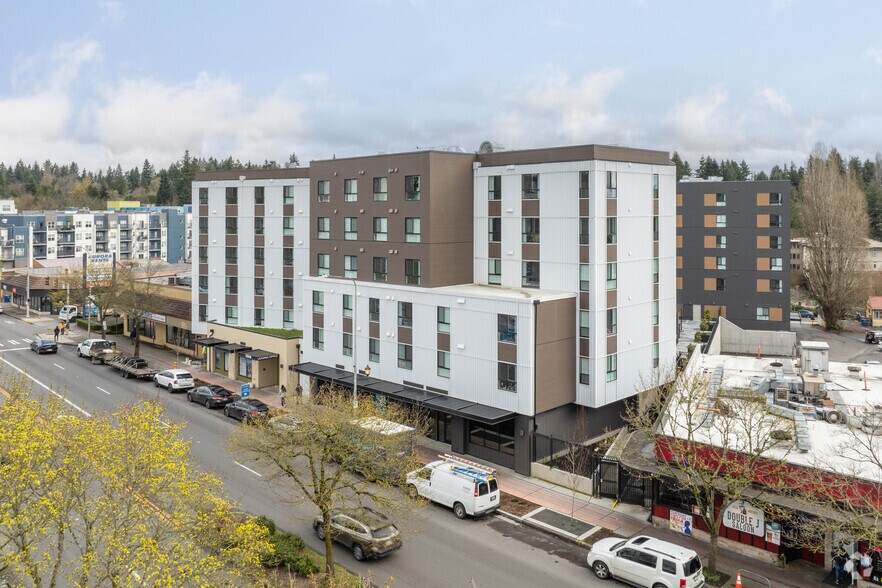 12548 Lake City Way NE, Seattle, WA à louer - Photo principale – Image 1 sur 33