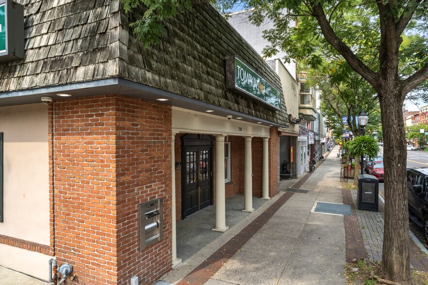256-260 E High Street portefeuille de 2 biens à vendre sur LoopNet.fr - Photo de l’immeuble – Image 3 sur 15