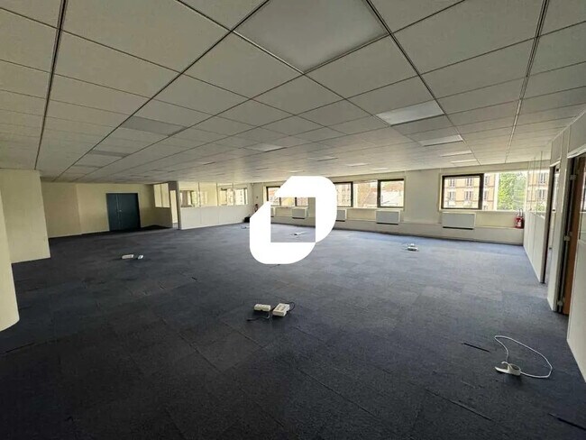 Plus de détails pour 161 Avenue De Verdun, Ivry-sur-Seine - Bureau à louer