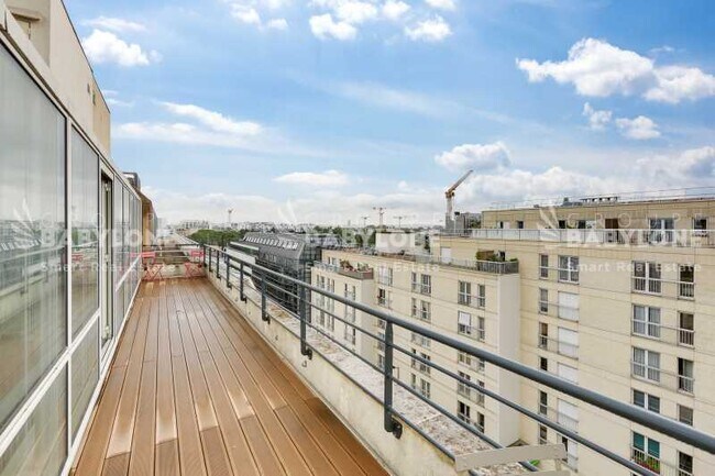 Plus de détails pour 123-125 Rue Victor Hugo, Levallois-Perret - Bureau à louer