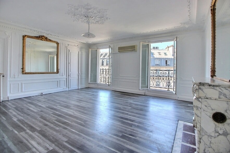 66 Rue La Fayette, Paris à louer - Photo de l’immeuble – Image 2 sur 19