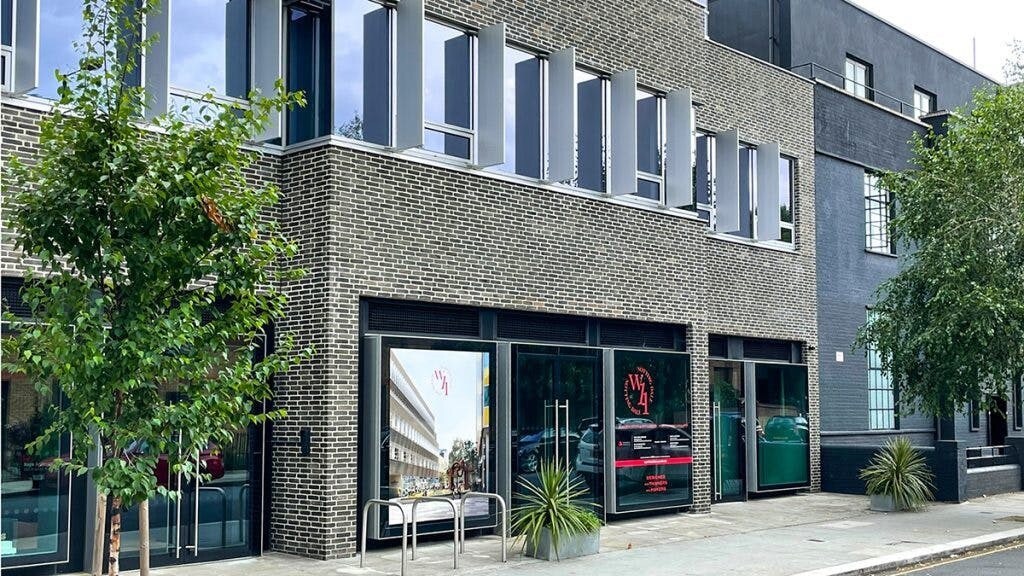 99-111 Freston Rd, Londres à louer Photo de l’immeuble– Image 1 sur 11