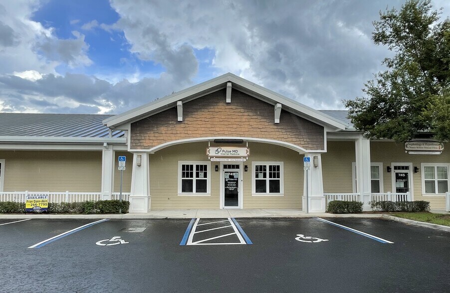 733-771 Highway 466, Lady Lake, FL à vendre - Photo de l’immeuble – Image 2 sur 25