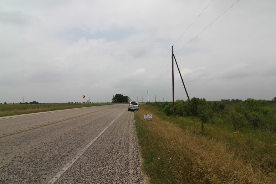 207 & S H 60, East Bernard, TX à vendre - Photo de l’immeuble – Image 3 sur 6