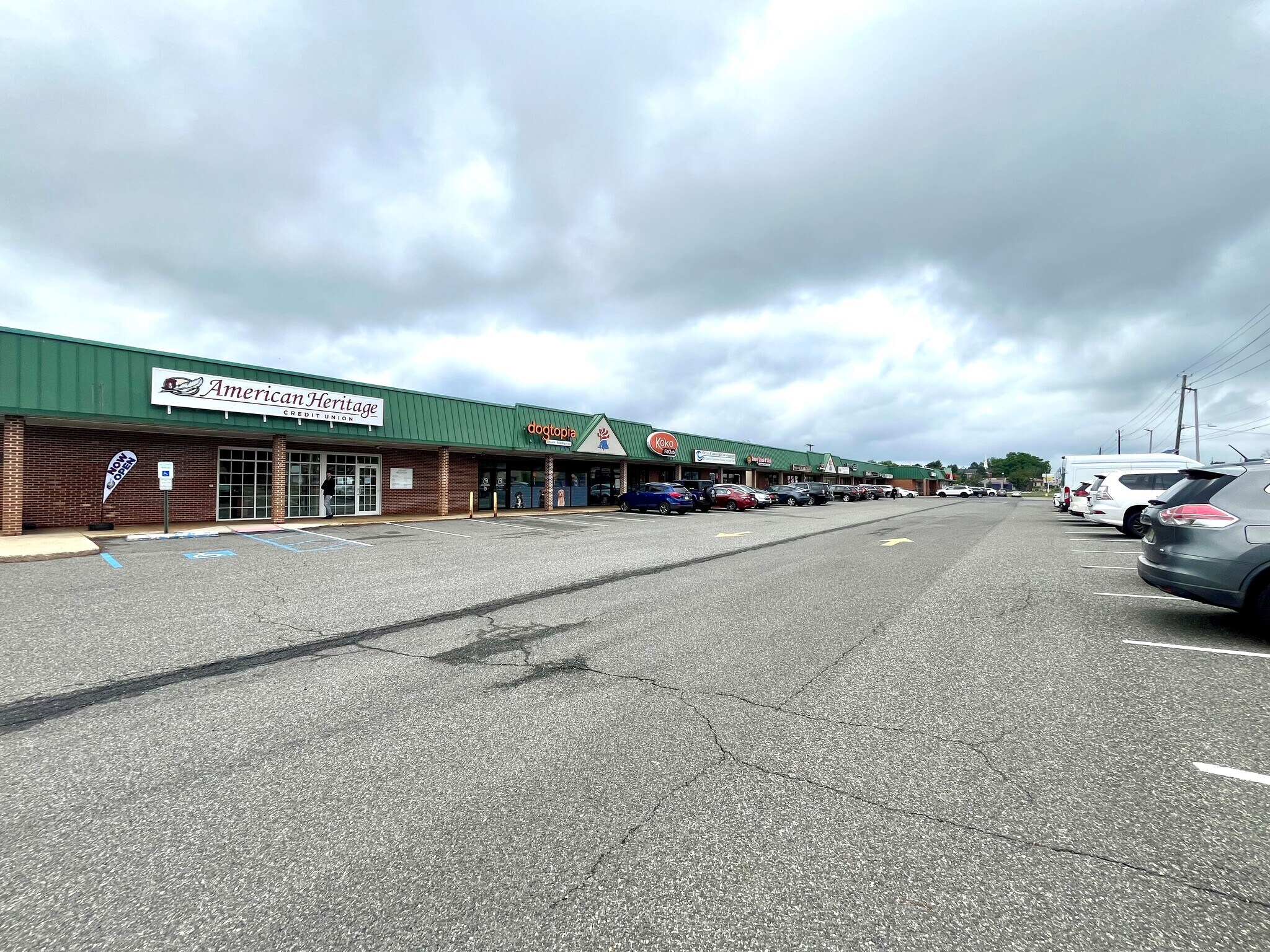 2077-2099 E Marlton Pike, Cherry Hill, NJ à louer Photo principale– Image 1 sur 5