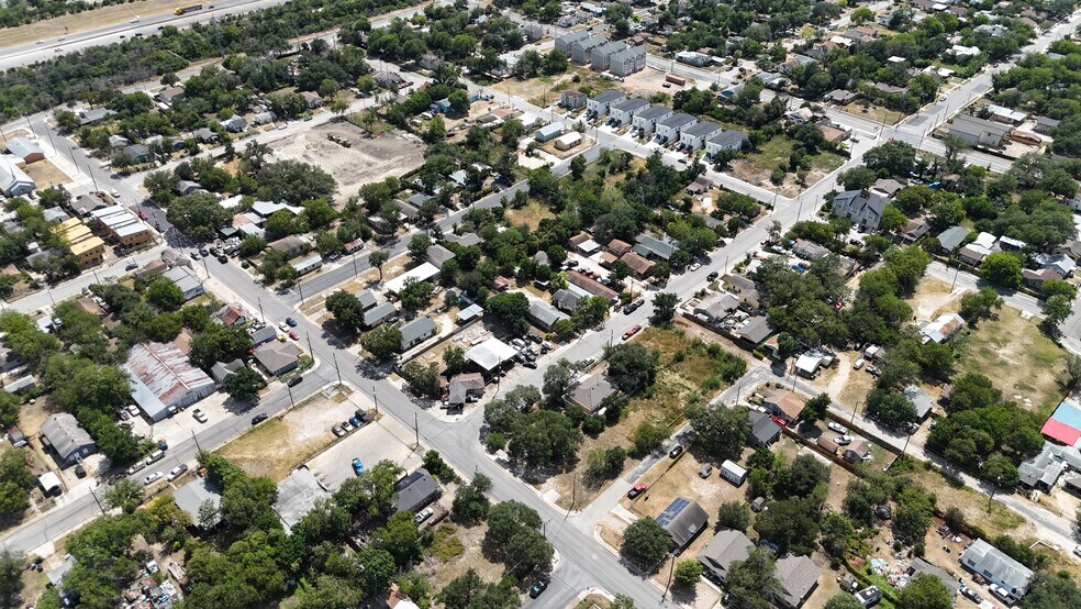 135 Fuente Aly, San Antonio, TX à vendre - Photo de l’immeuble – Image 2 sur 3