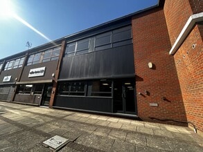 Worsley Bridge Rd, Londres à louer Photo de l’immeuble– Image 1 sur 8