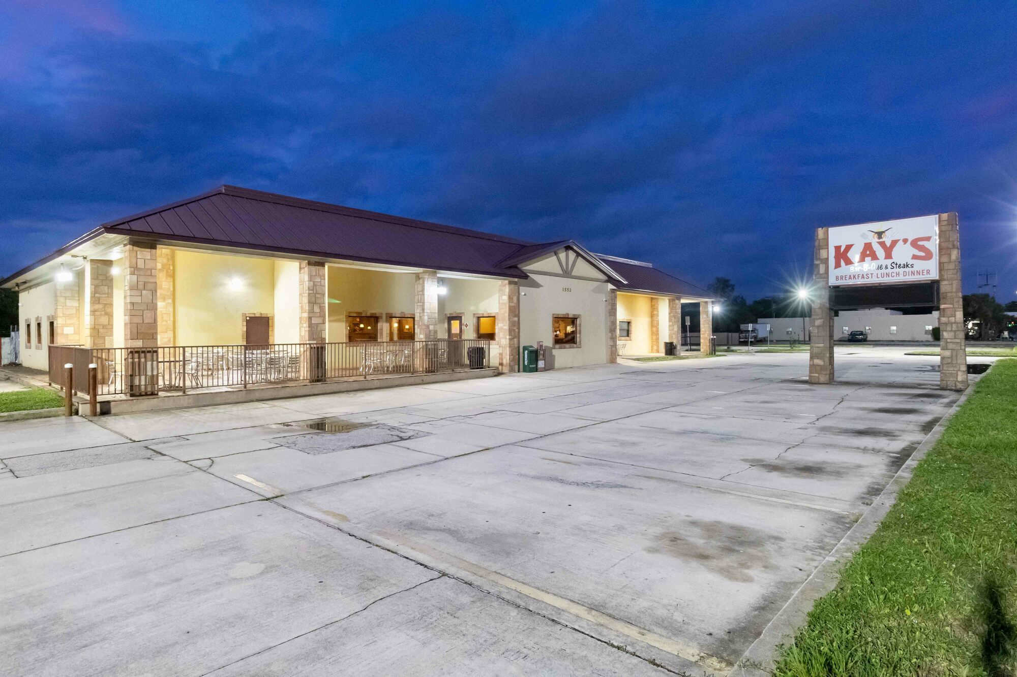 1552 W King St, Cocoa, FL à vendre Photo de l’immeuble– Image 1 sur 15