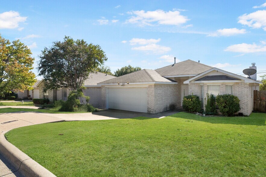 10333 Pleasant Mound Dr, Fort Worth, TX à vendre - Photo de l’immeuble – Image 3 sur 3