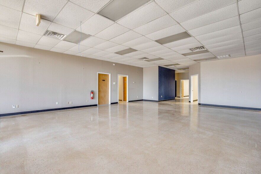 401 S Jim Wright Fwy, Fort Worth, TX à louer - Photo de l’immeuble – Image 3 sur 7