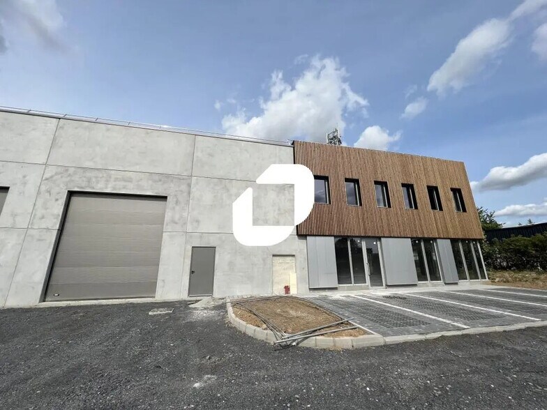 Local d’activités dans Seclin à louer - Photo de l’immeuble – Image 2 sur 7