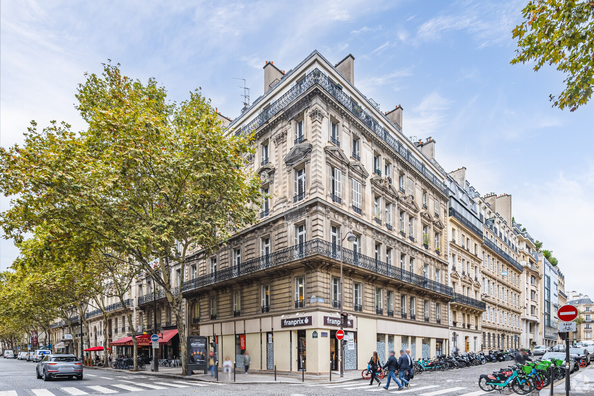 144 Boulevard Haussmann, Paris à louer Photo principale– Image 1 sur 13