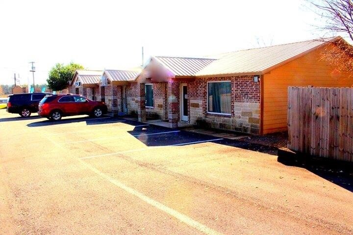 2004-2006 Jacksonville Dr, Henderson, TX à vendre - Photo de l’immeuble – Image 2 sur 38
