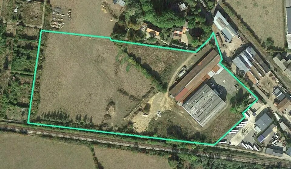 Local d'activités dans VERNEUIL D'AVRE ET D'ITON à vendre - Photo de l’immeuble – Image 1 sur 13