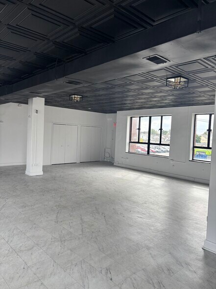 3901 Christopher St, Hamtramck, MI à louer - Photo de l’immeuble – Image 2 sur 13