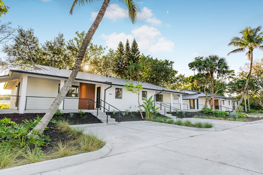 2600 Lakeview Dr, Naples, FL à vendre - Photo principale – Image 1 sur 37