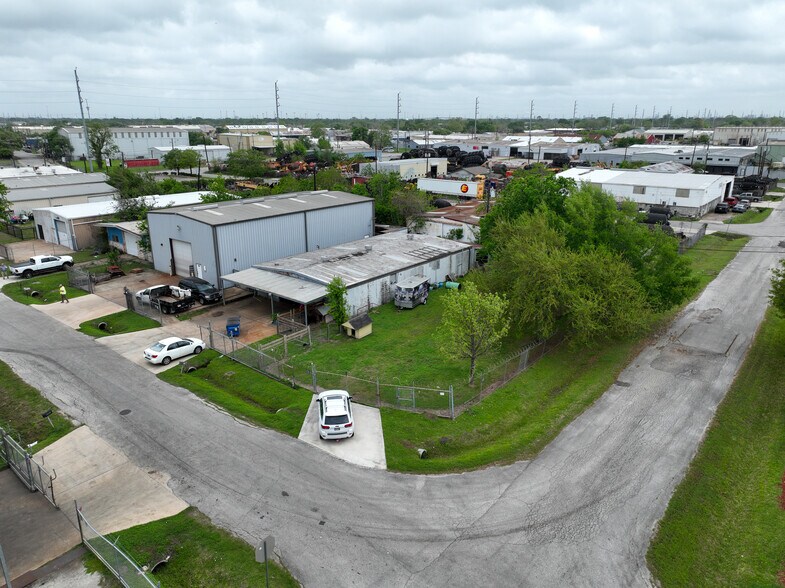 5935 Heffernan st, Houston, TX à vendre - Photo principale – Image 1 sur 1