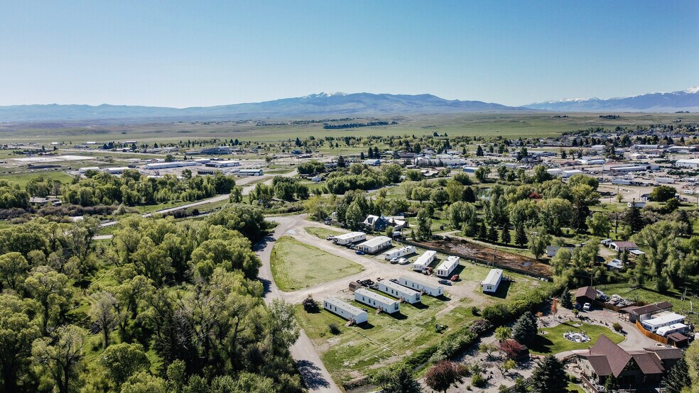 250 Pioneer Dr, Dillon, MT à vendre - Photo de l’immeuble – Image 3 sur 5