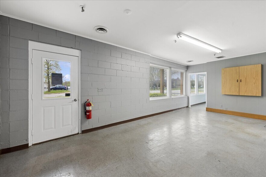 931 W Wilson St, Batavia, IL à louer - Photo intérieure – Image 3 sur 11