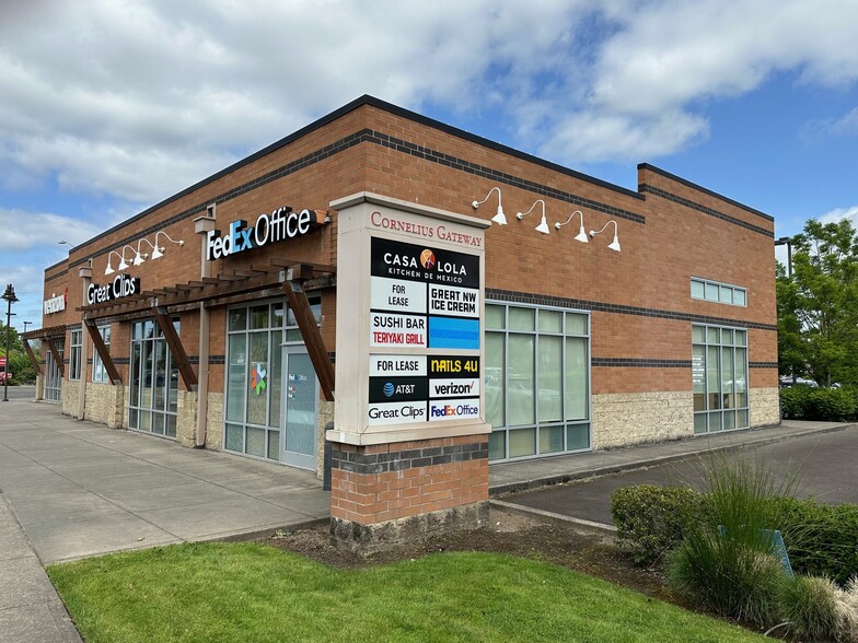 102-148 N 20th Ave, Cornelius, OR à louer - Photo de l’immeuble – Image 1 sur 8